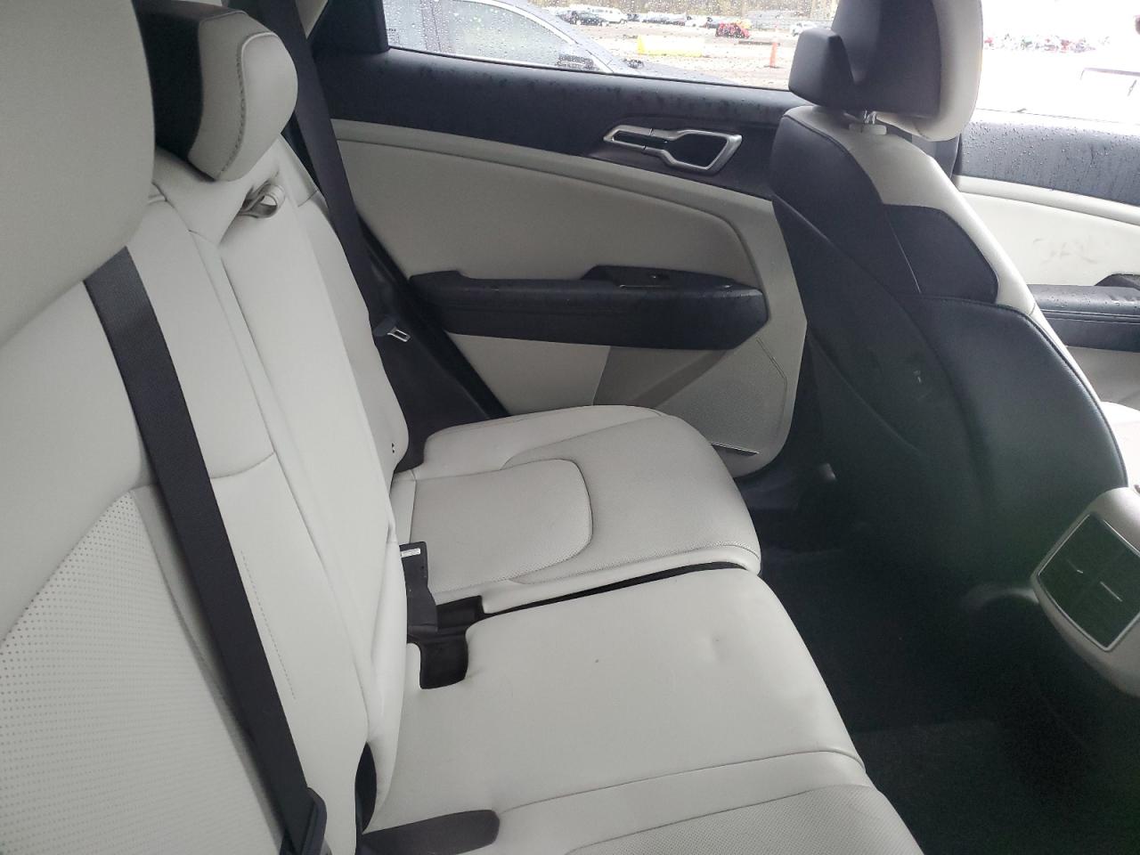 2023 Kia Sportage - Image 11