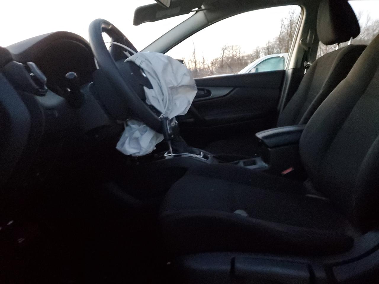 2018 Nissan Rogue - Image 7