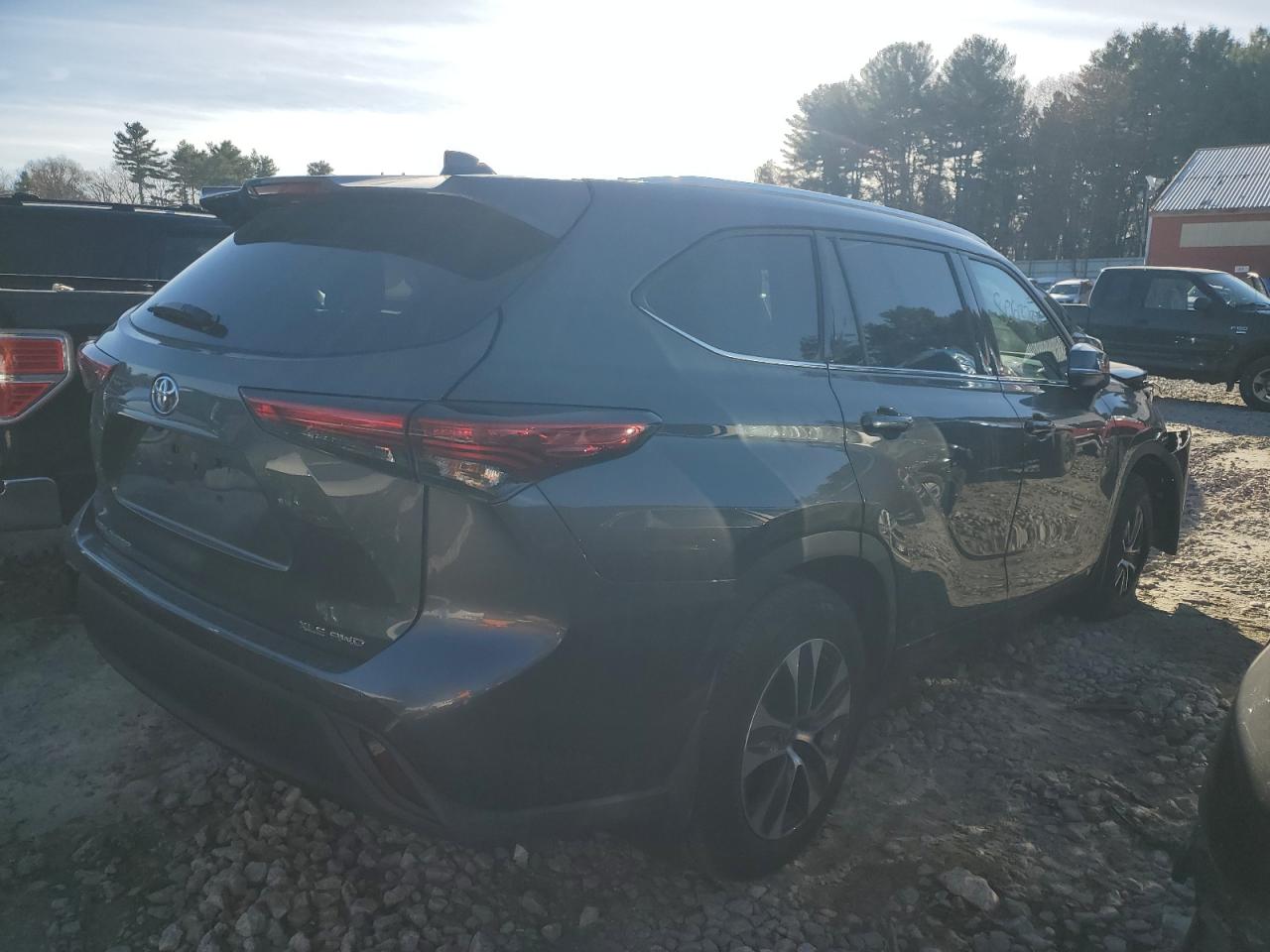 2021 Toyota Highlander - Image 3