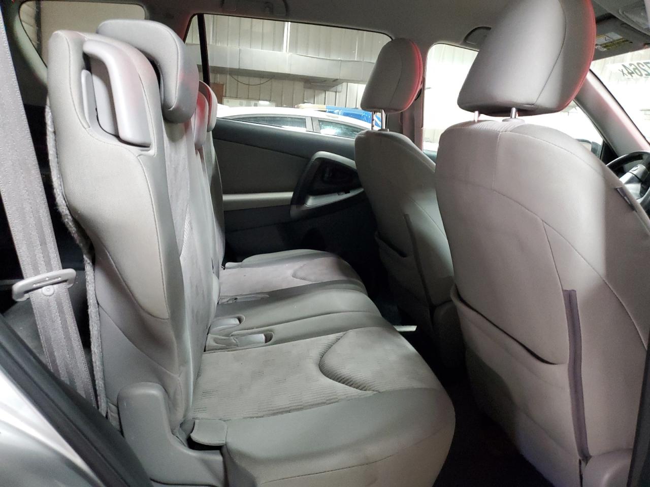 2010 Toyota RAV 4 - Image 11