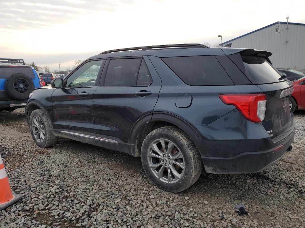 2022 Ford Explorer - Image 2