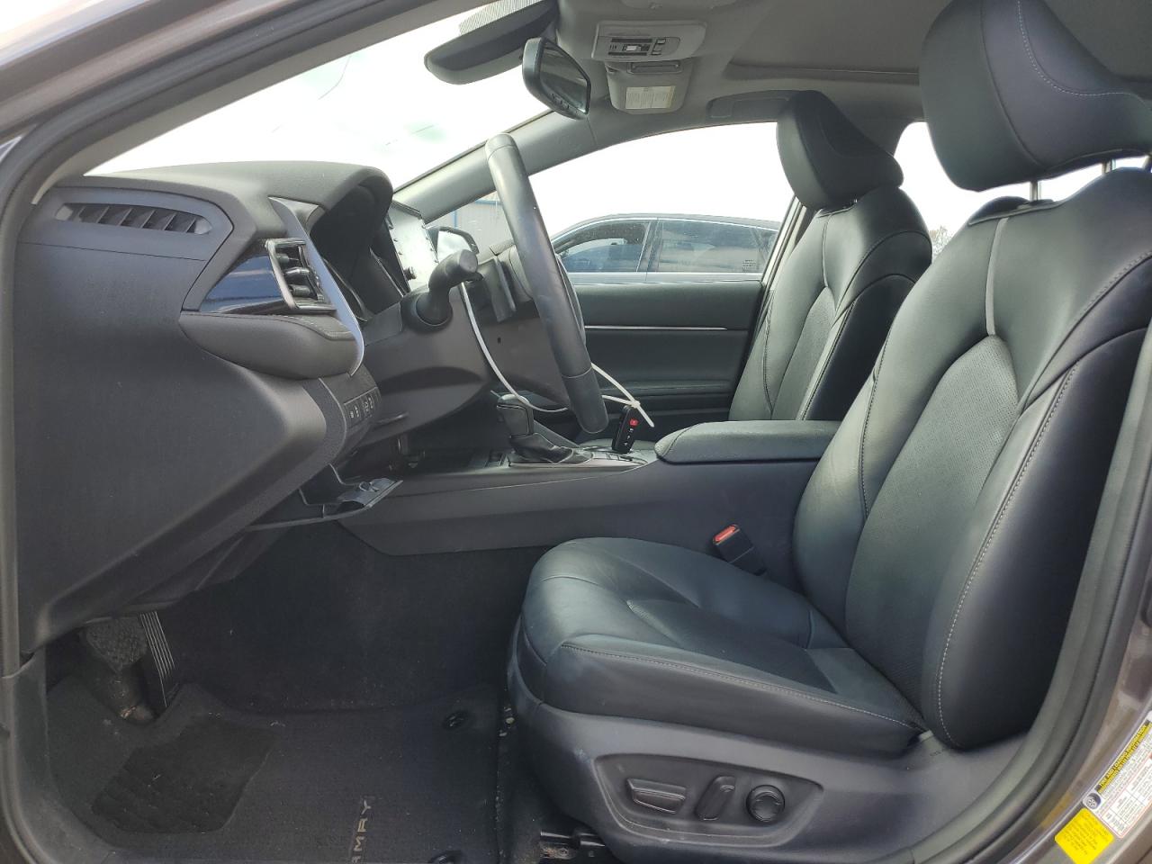 2022 Toyota Camry - Image 7