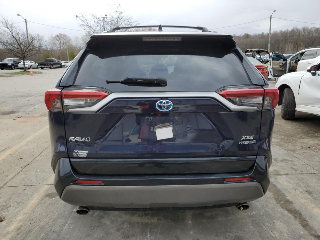 2019 Toyota RAV 4 - Image 6