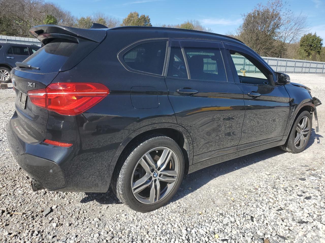 VIN WBXHT3C34G5F64688 2016 BMW X1 no.3