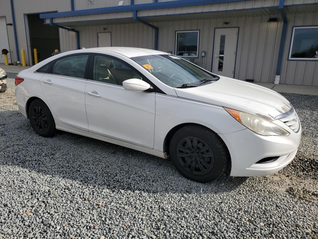 2011 Hyundai Sonata - Image 4