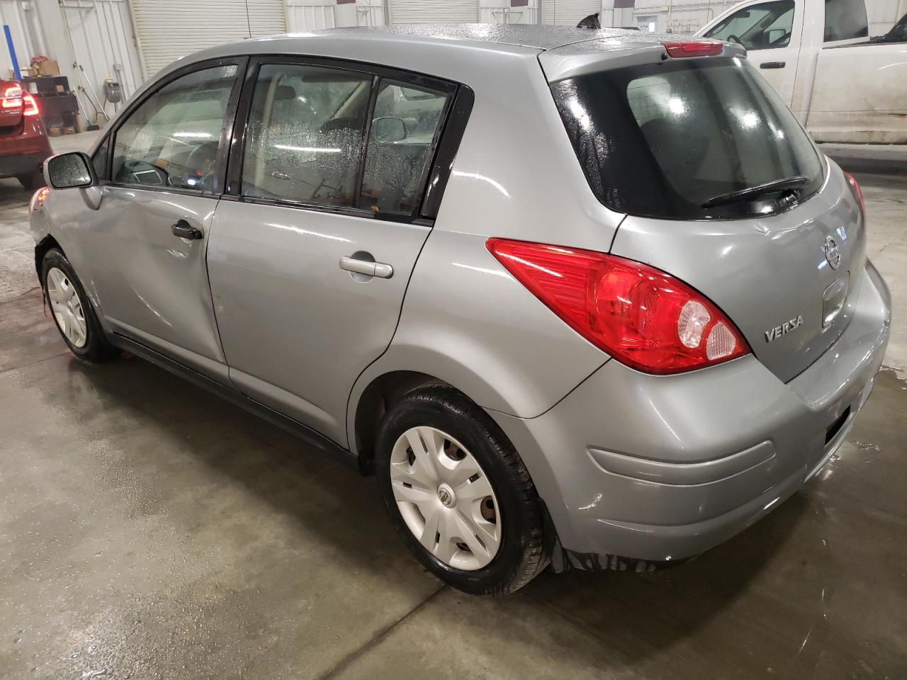 2010 Nissan Versa - Image 2