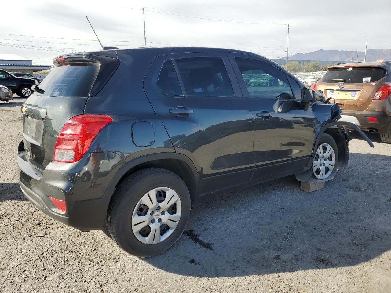 VIN 3GNCJKSB9KL160945 2019 CHEVROLET TRAX no.3