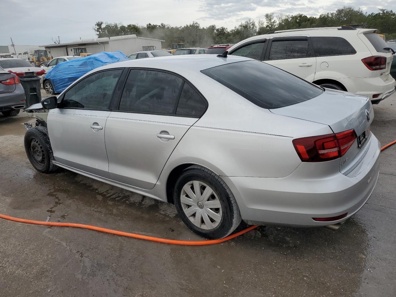 2015 Volkswagen Jetta - Image 2
