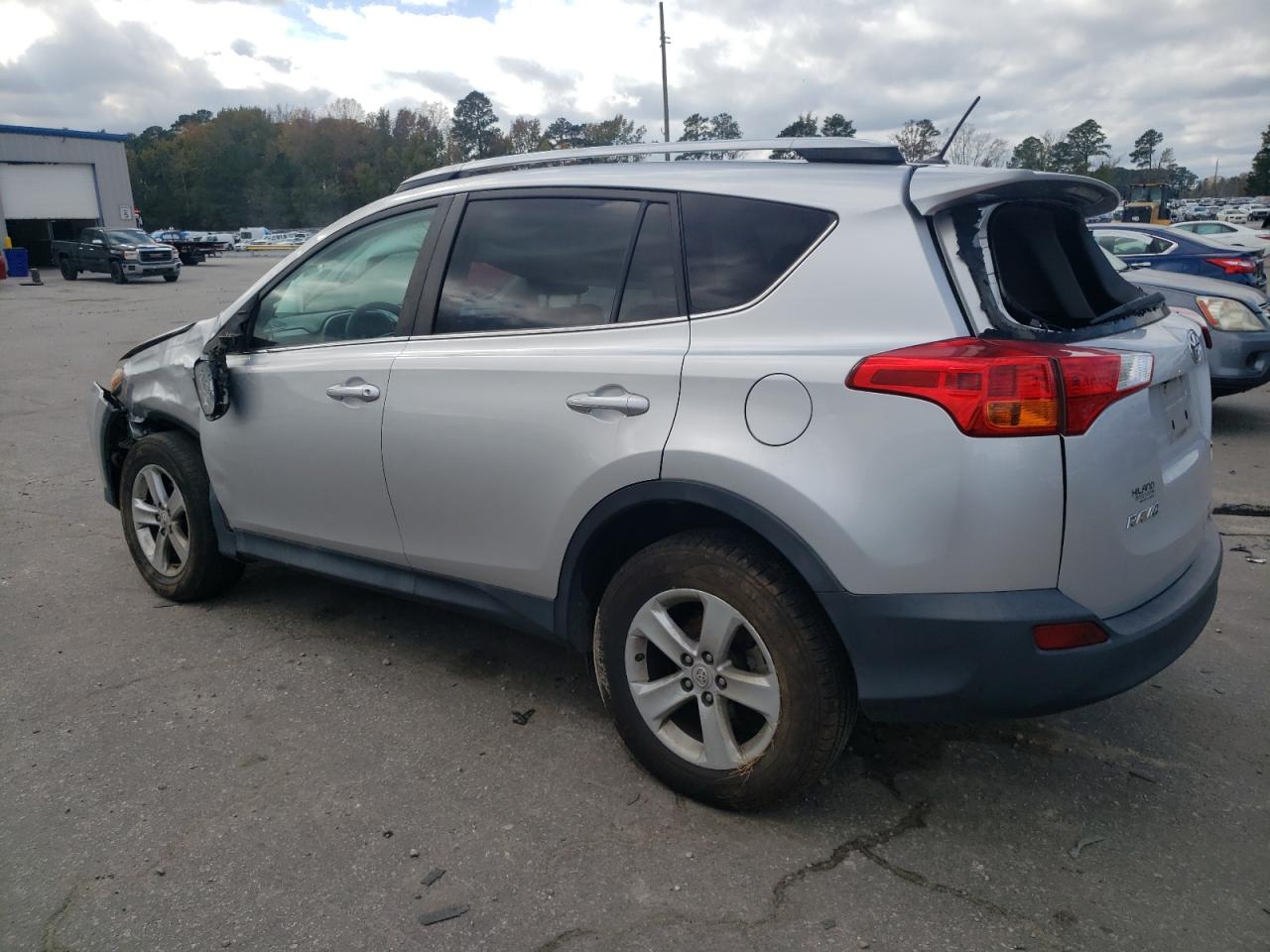 2014 Toyota RAV 4 - Image 2