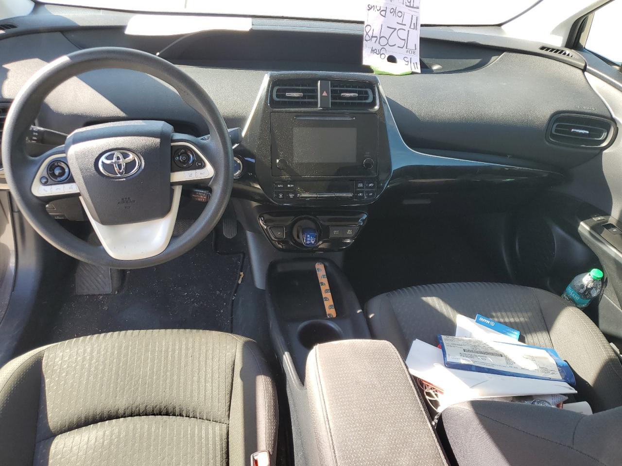 2017 Toyota Prius - Image 8