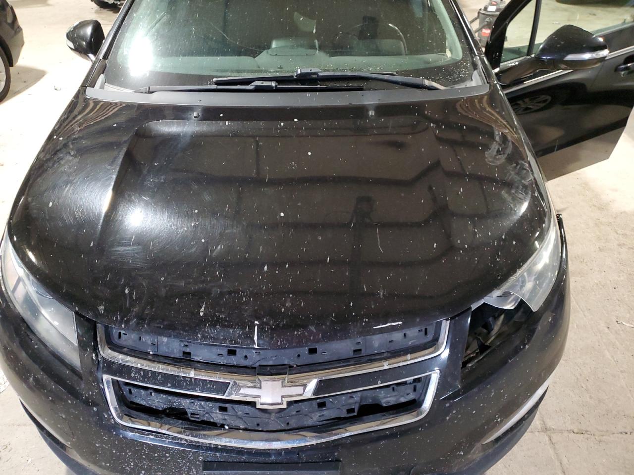 2015 Chevrolet Volt - Image 11