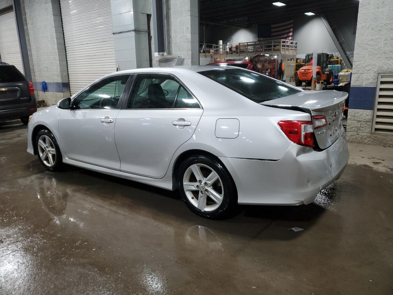 VIN 4T1BF1FK7EU320448 2014 TOYOTA CAMRY no.2