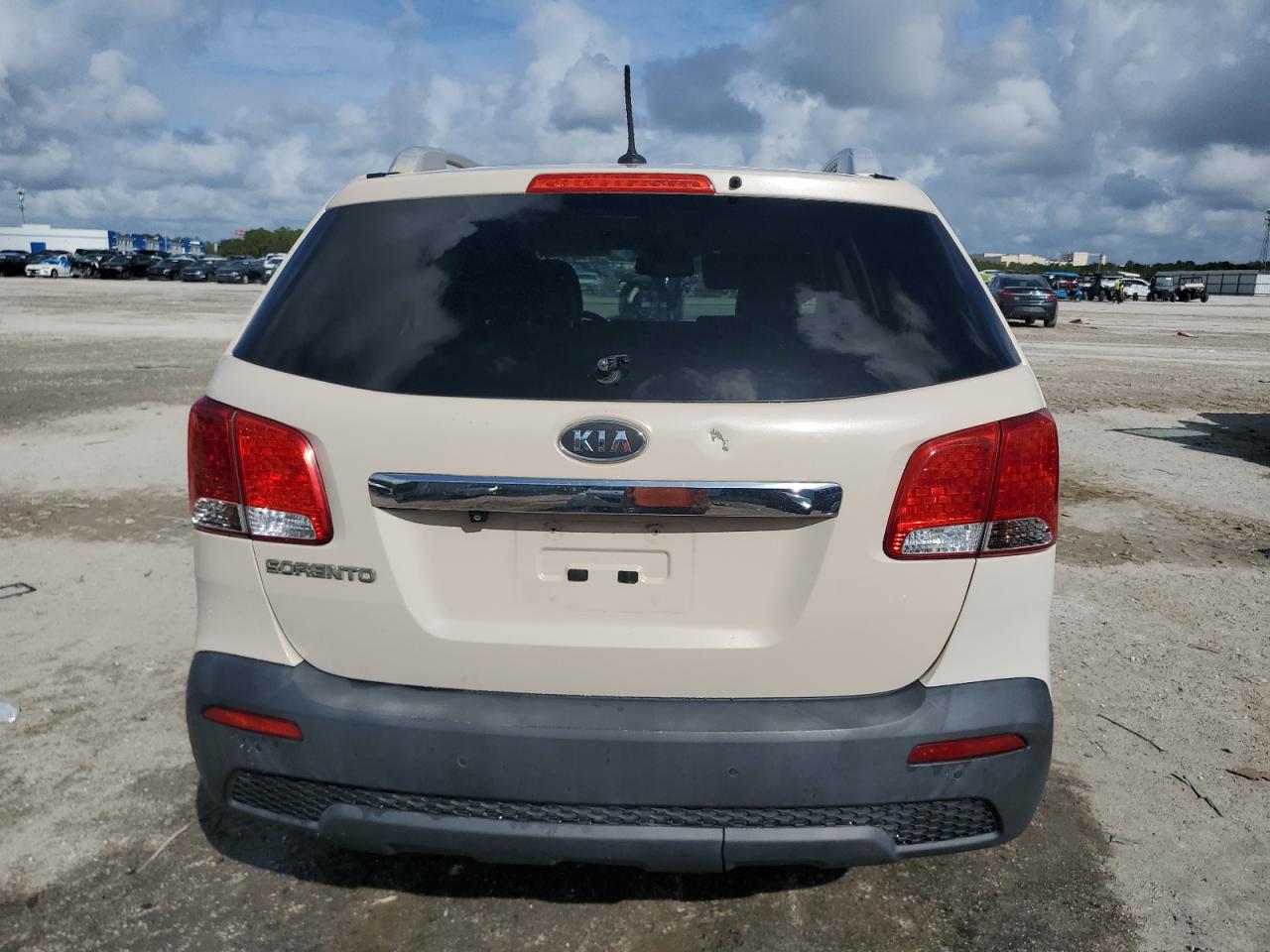 2011 Kia Sorento Base VIN: 5XYKT4A18BG137604 Lot: 79860484