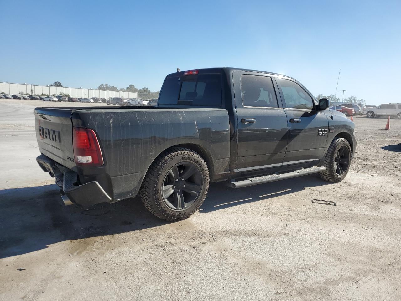 2018 RAM 1500 - Image 3