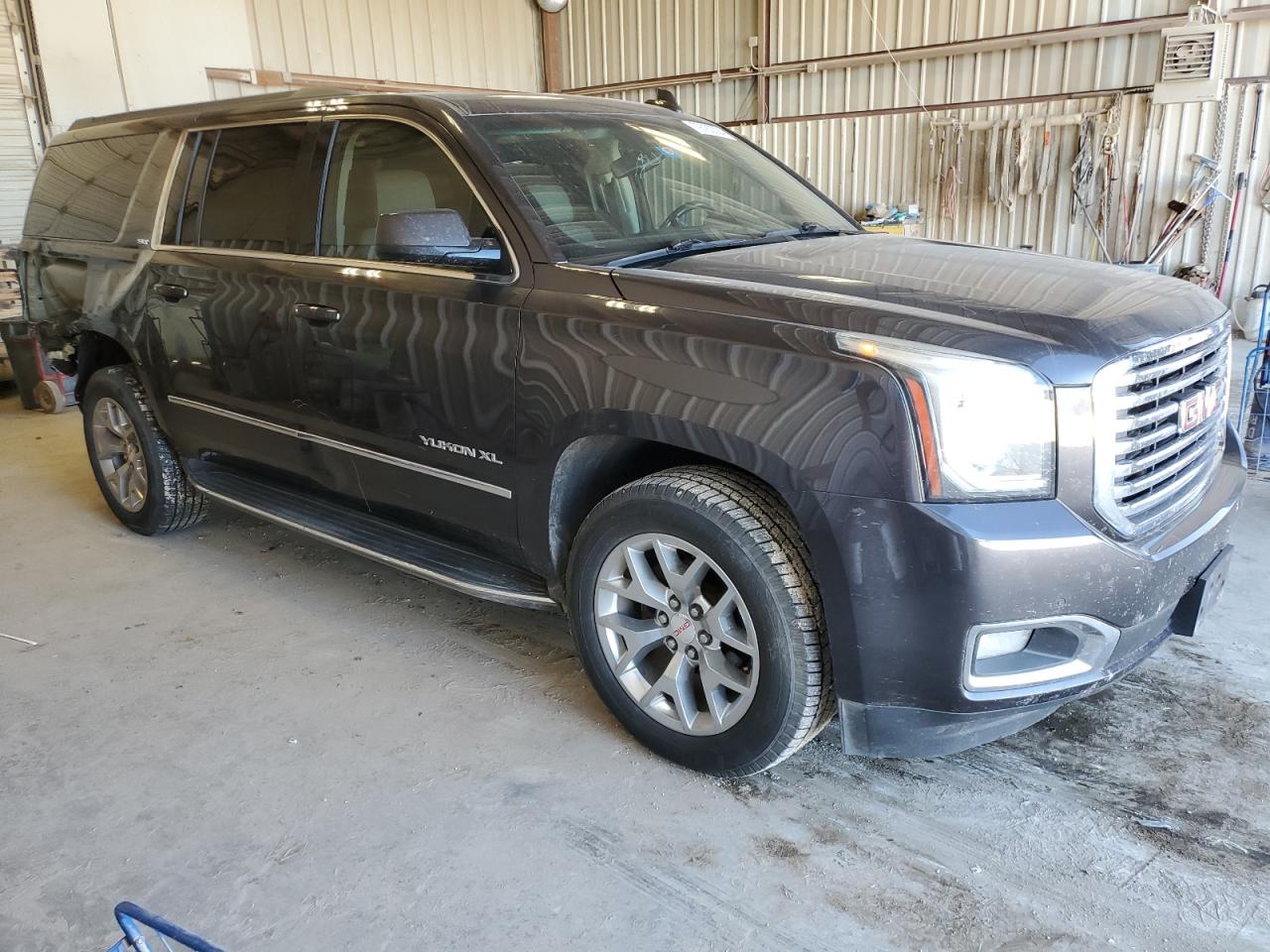 2017 GMC Yukon - Image 4