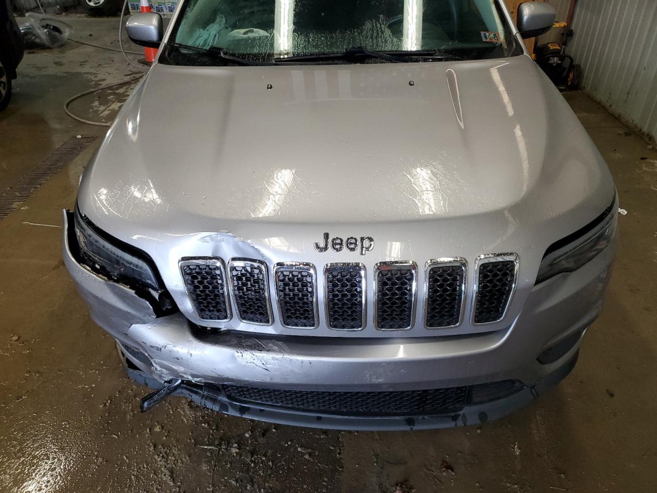 2019 Jeep Cherokee Latitude VIN: 1C4PJMCB2KD394824 Lot: 81690994