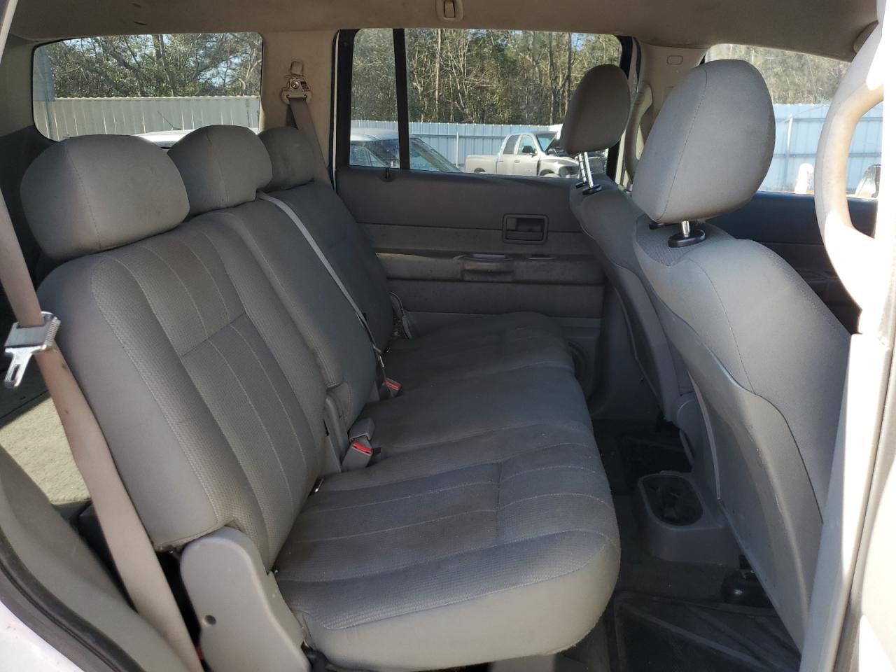 2004 Dodge Durango - Image 11