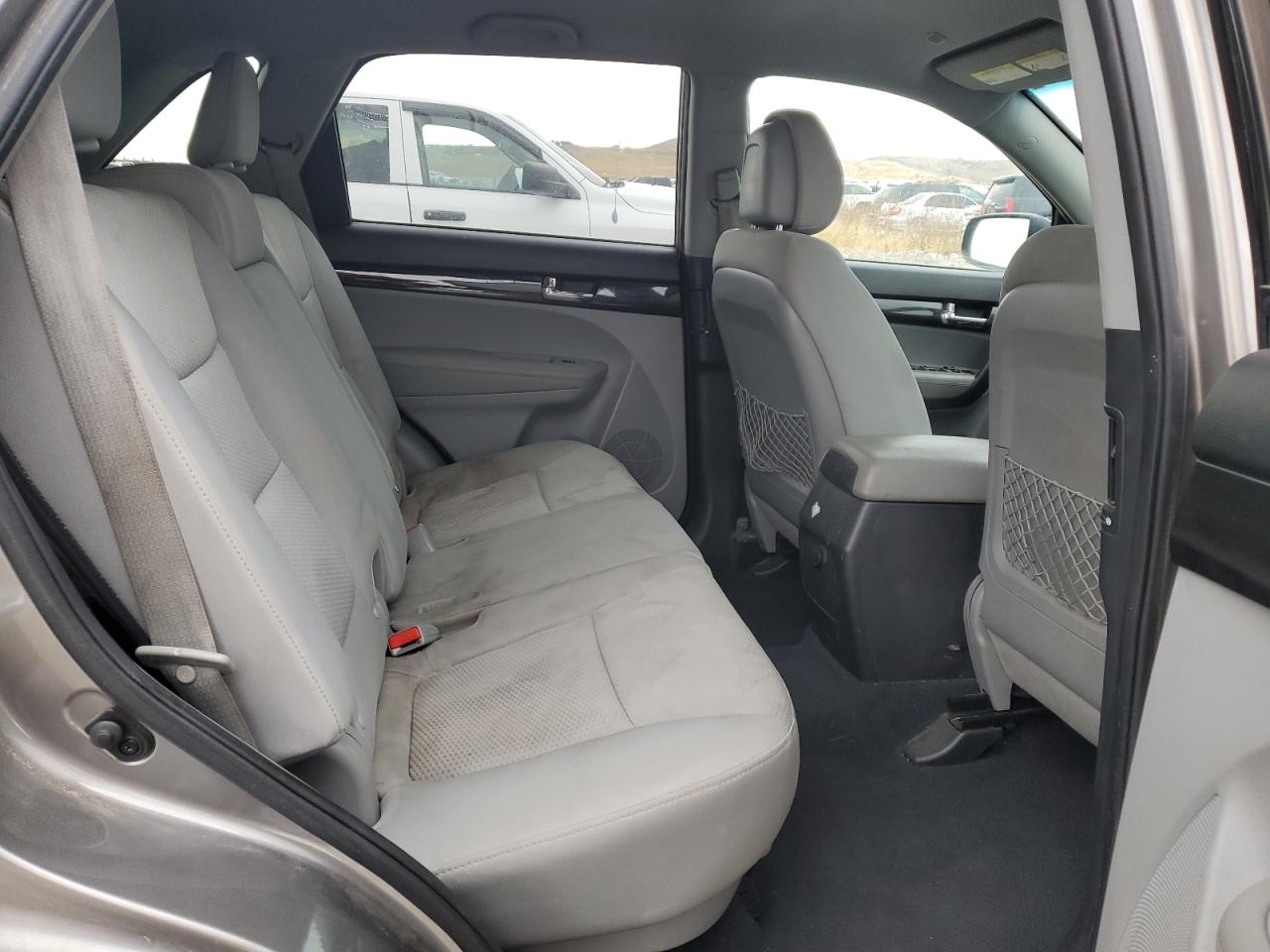 2011 Kia Sorento - Image 10