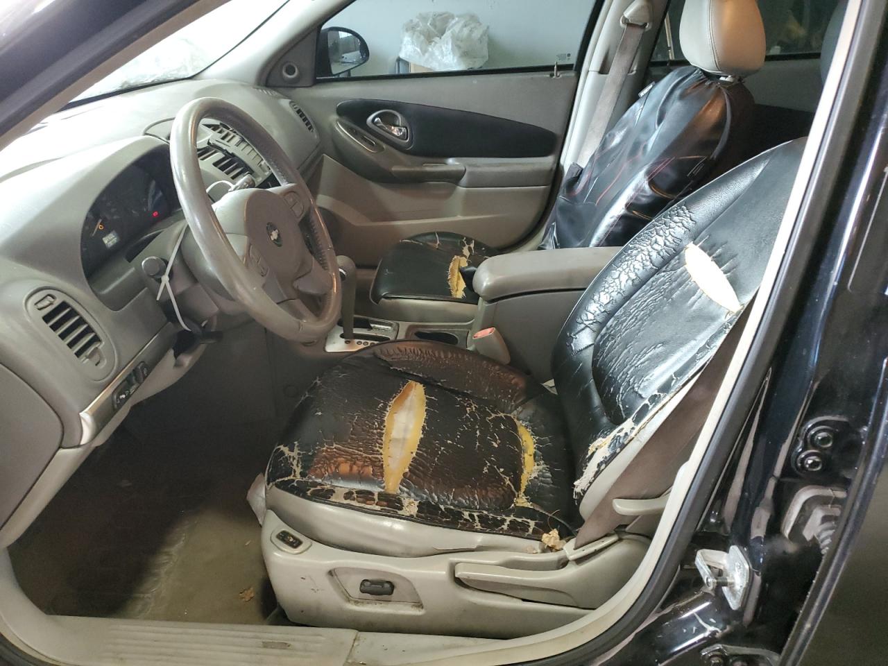2004 Chevrolet Malibu - Image 7