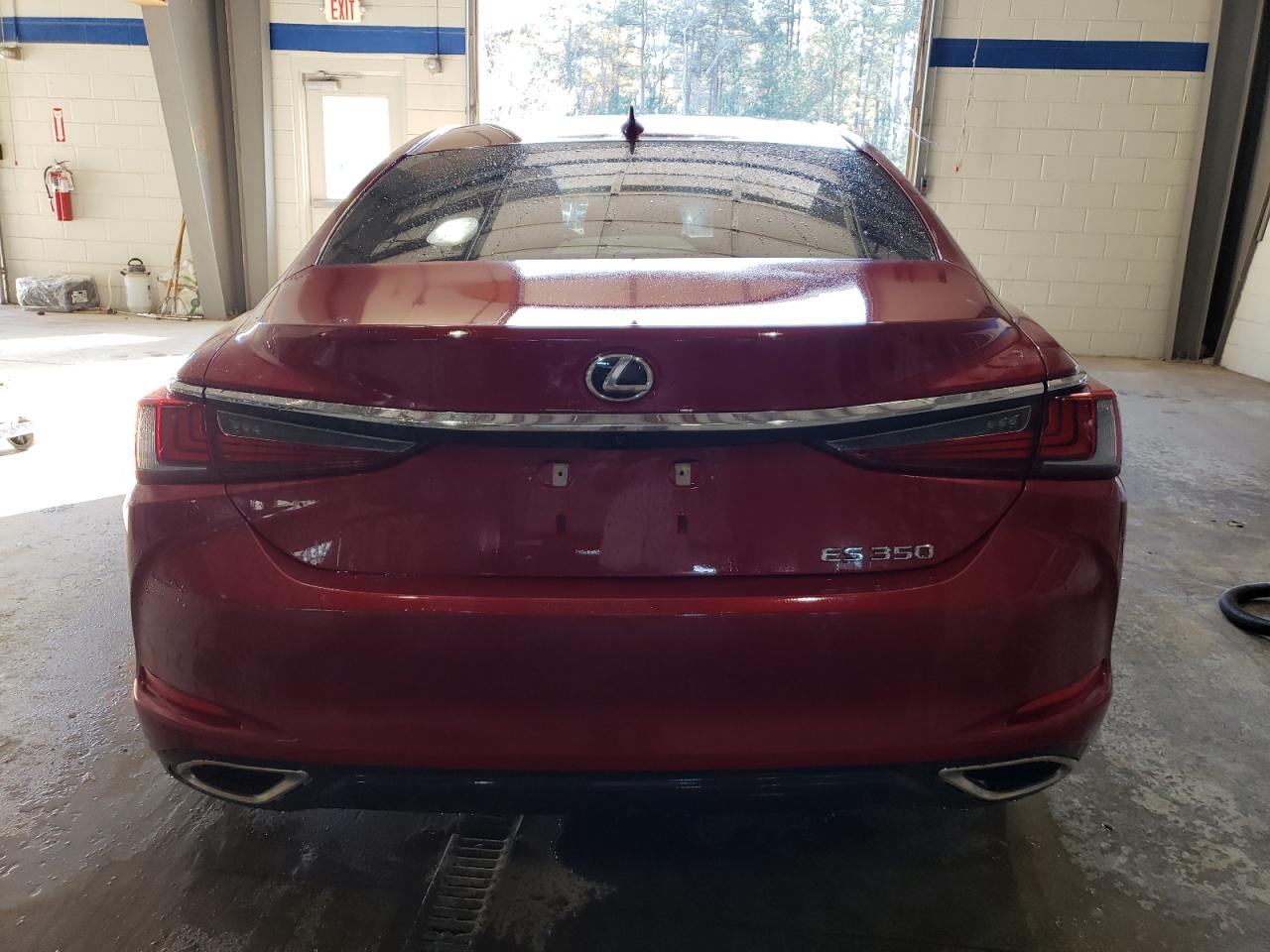 2023 Lexus ES - Image 6