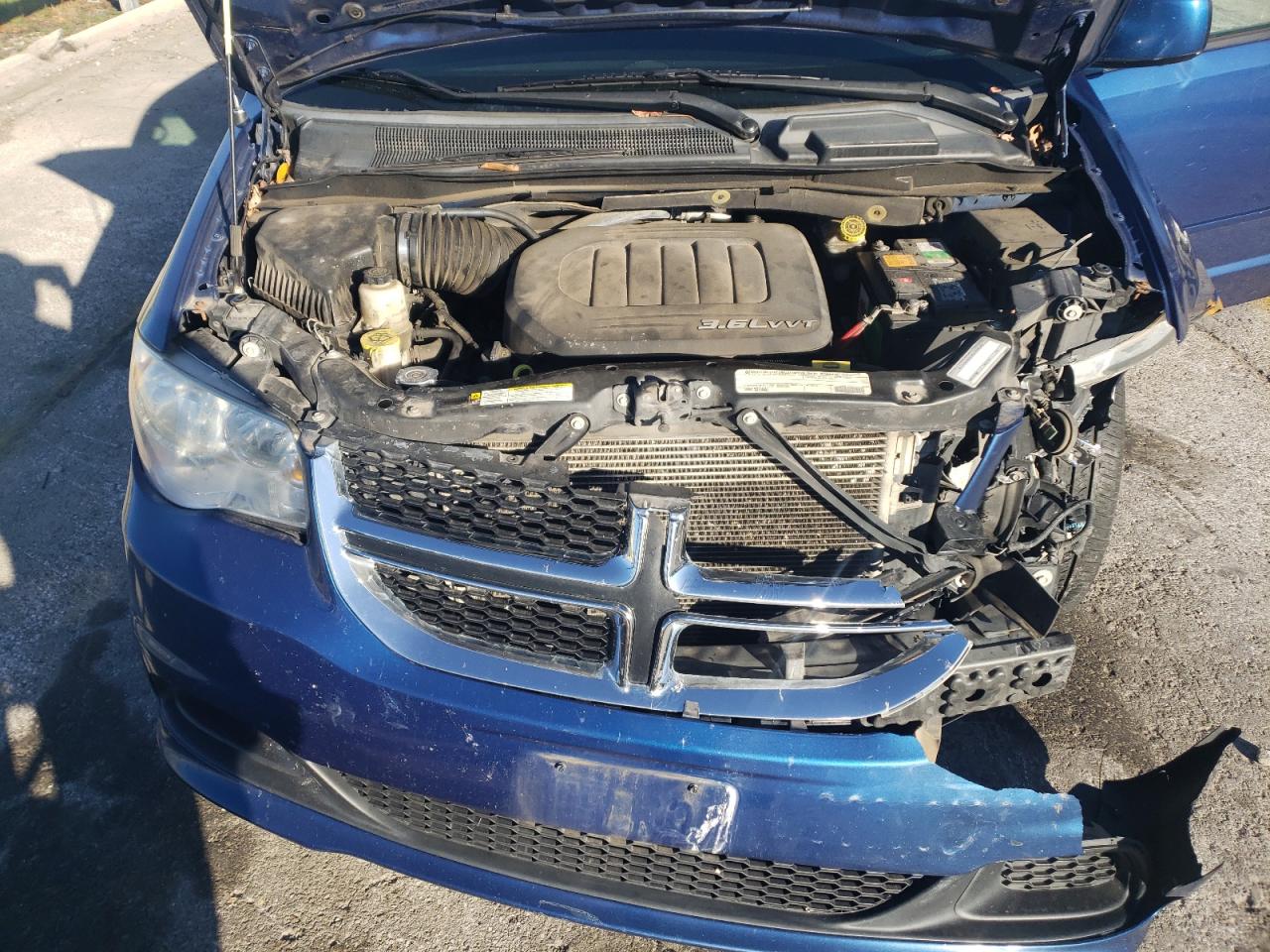 2011 Dodge Caravan - Image 12
