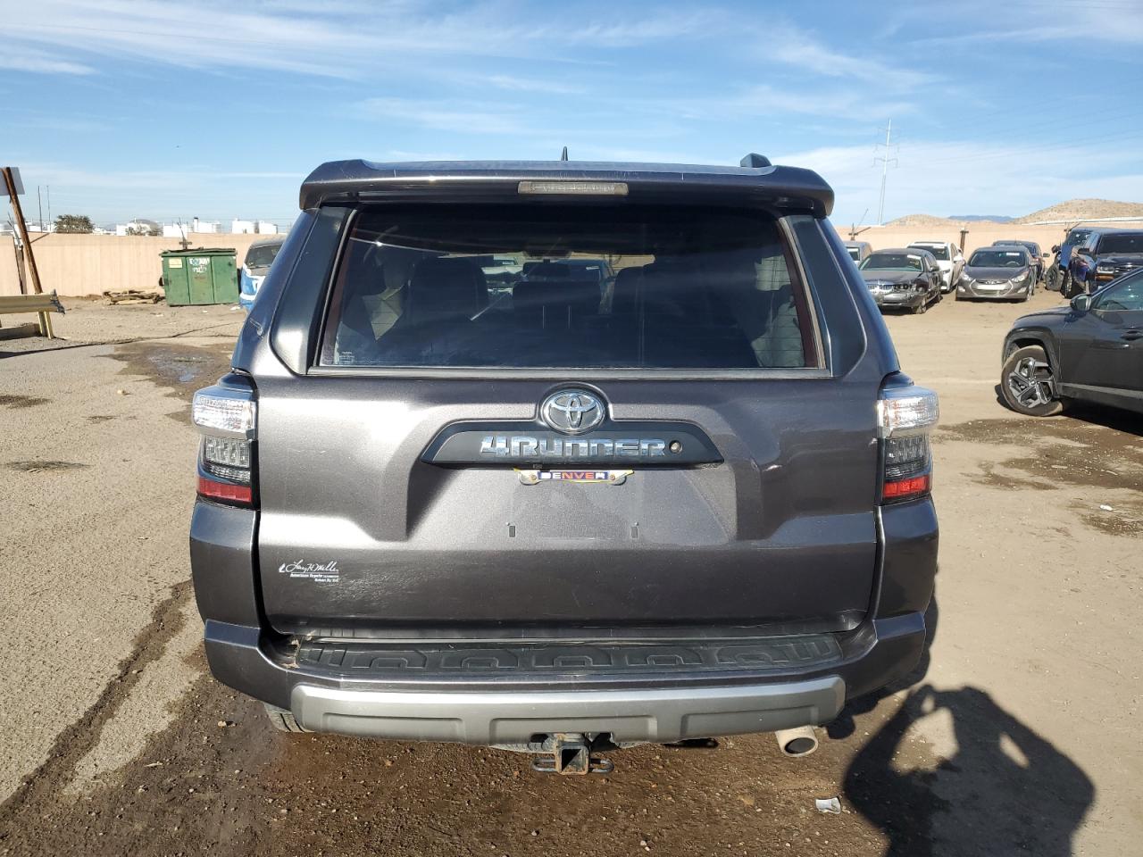 2018 Toyota 4Runner Sr5/Sr5 Premium VIN: JTEBU5JR3J5599693 Lot: 81671064