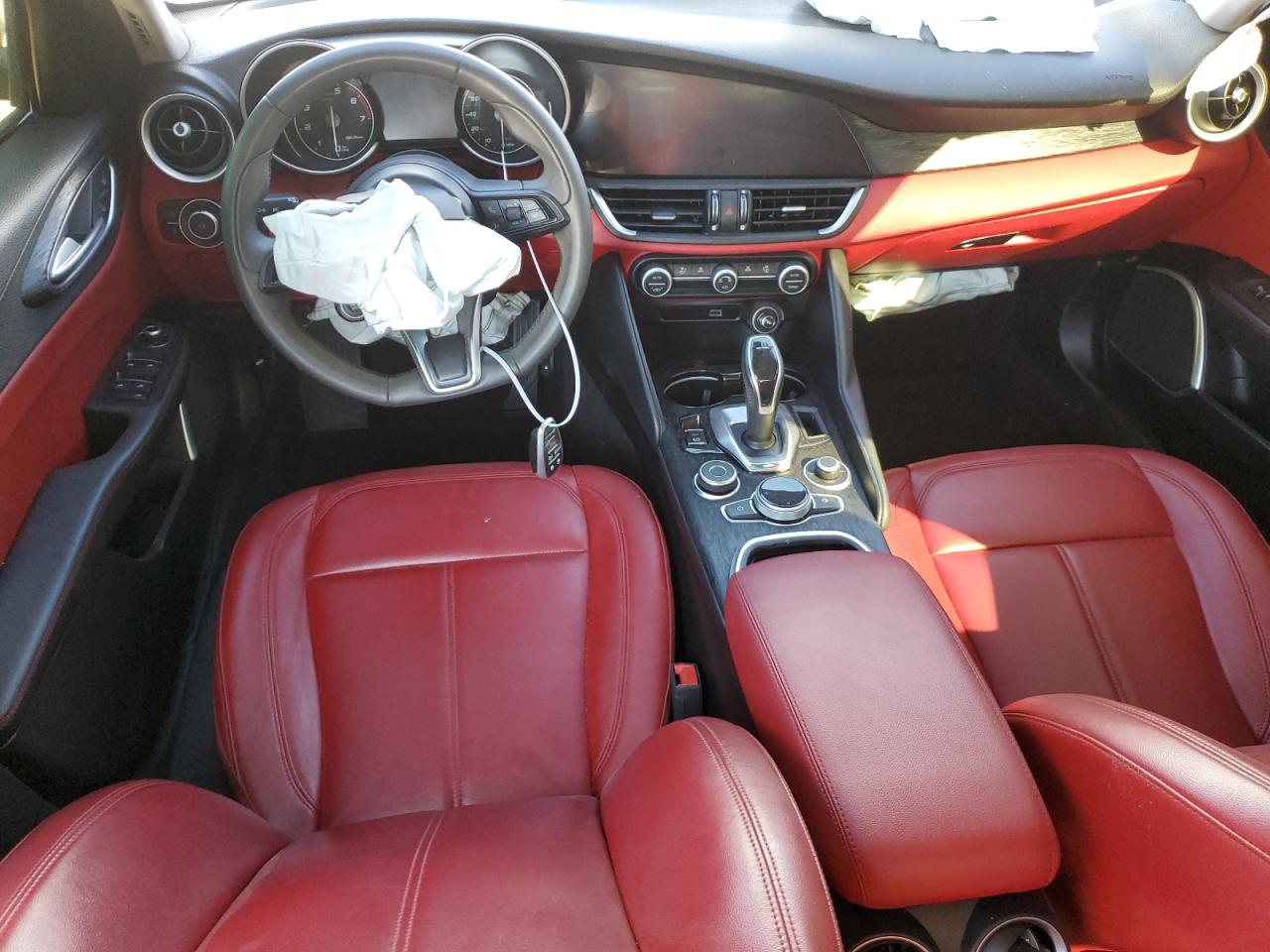 2021 Alfa Romeo Giulia - Image 8