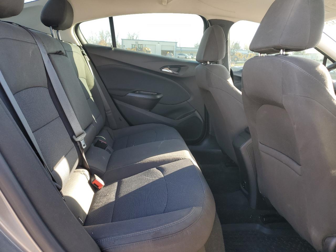 2018 Chevrolet Cruze - Image 10