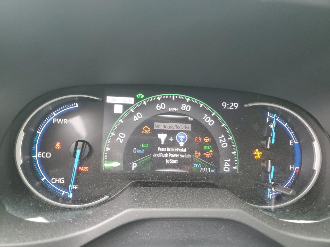 2023 Toyota RAV 4 - Image 9