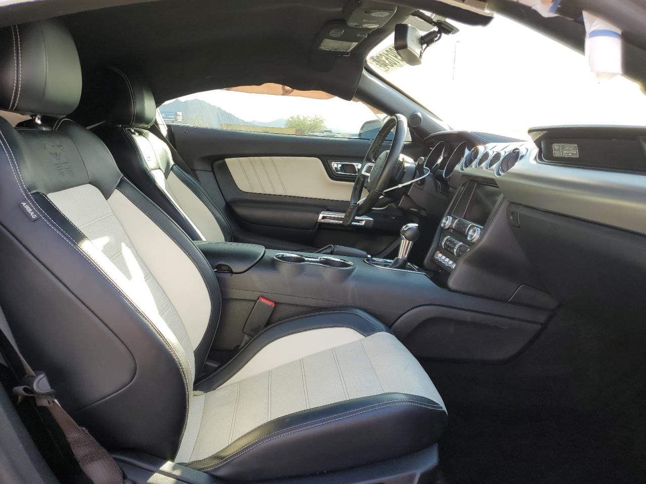 2015 Ford Mustang - Image 7