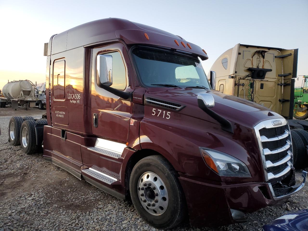 2020 Freightliner Cascadia 126 zu verkaufen in Sikeston, MO - Side
