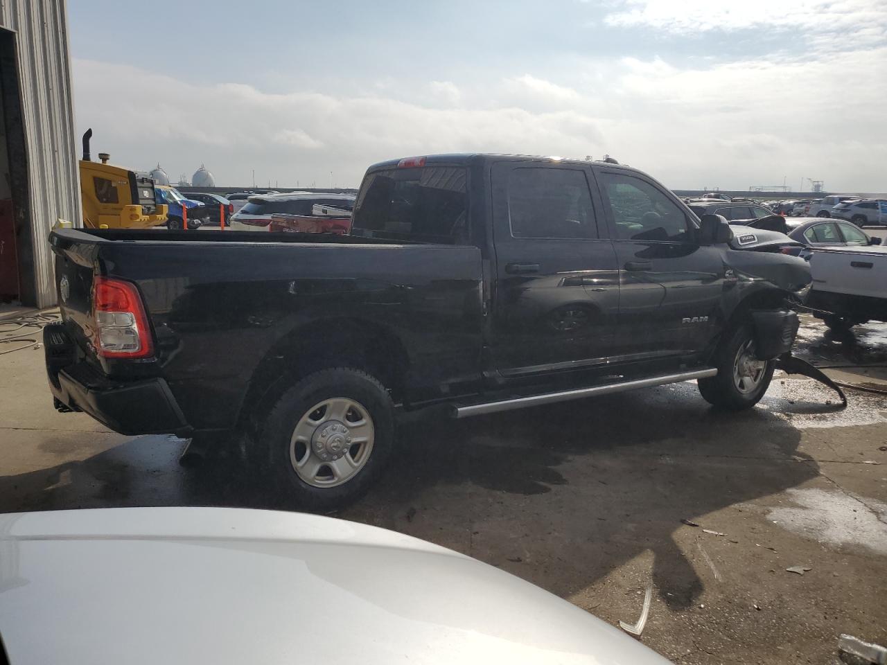 2020 RAM 3500 - Image 3