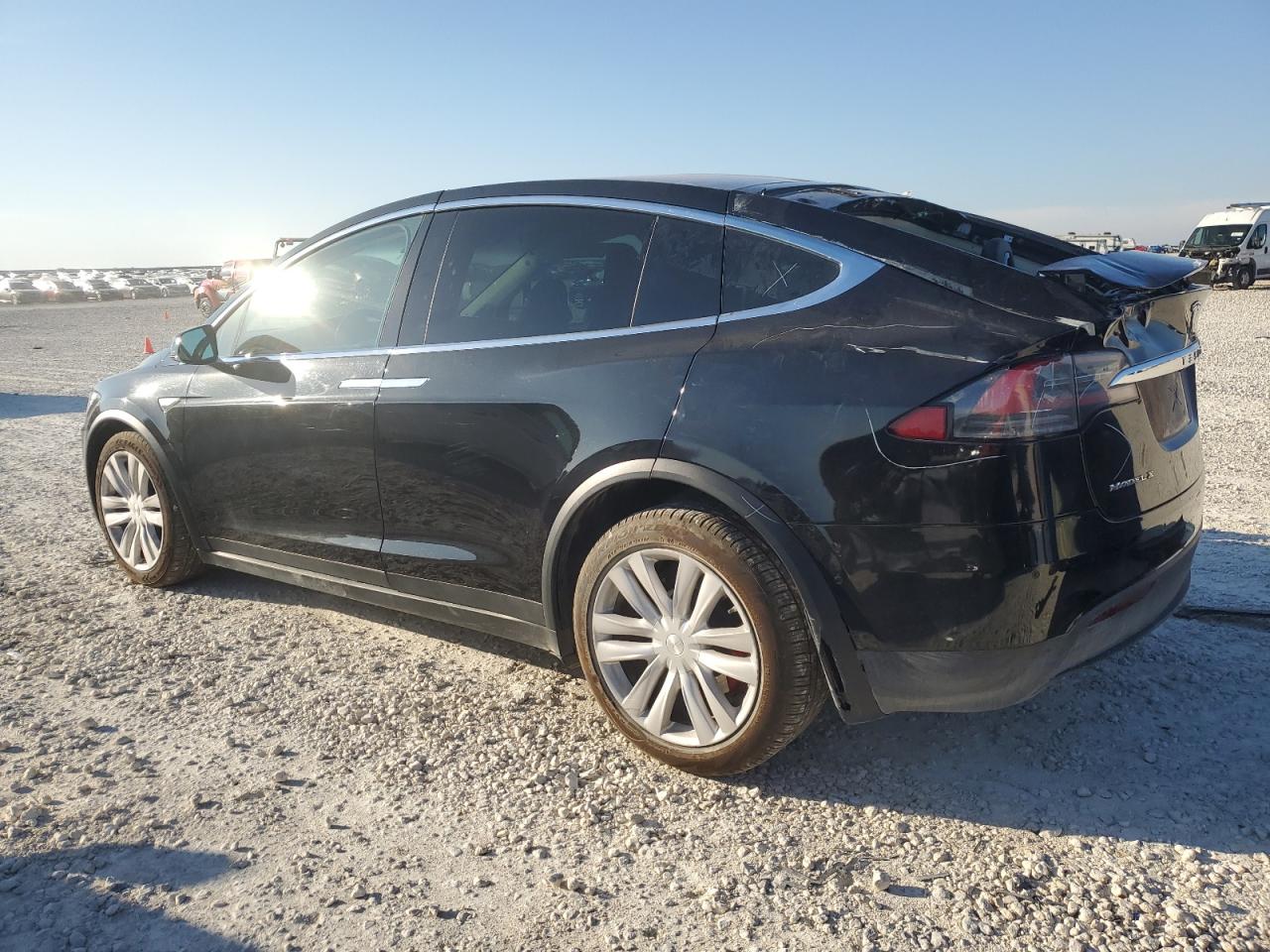 VIN 5YJXCBE42GF007895 2016 TESLA MODEL X no.2