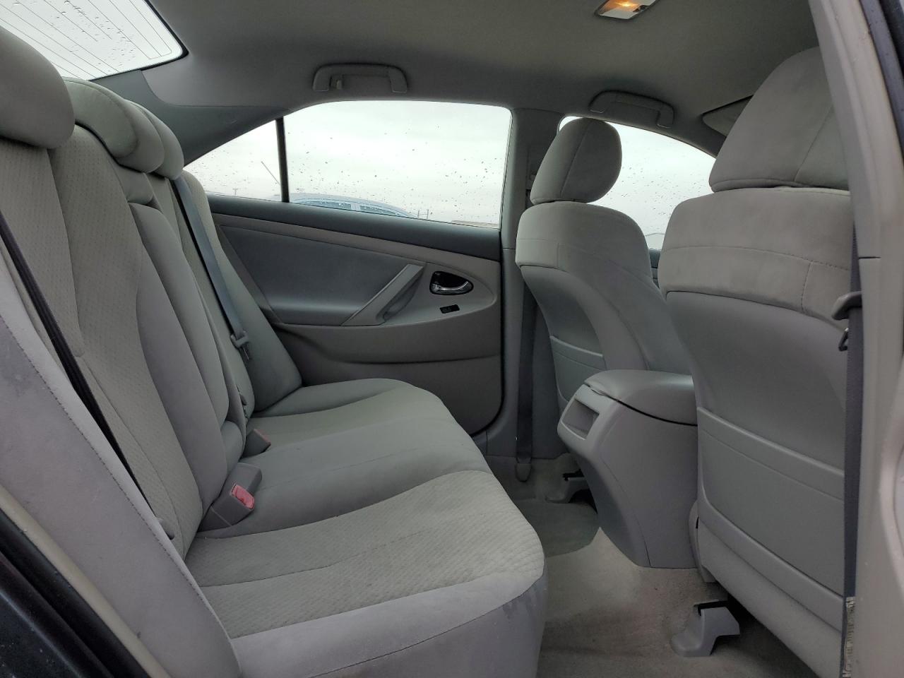2009 Toyota Camry - Image 10
