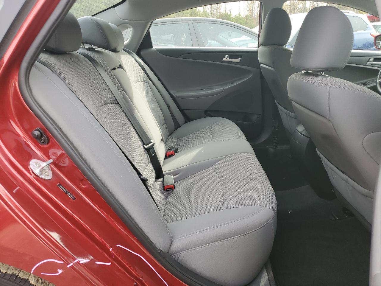 2014 Hyundai Sonata - Image 10