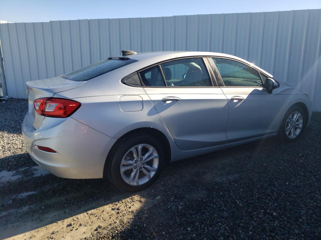 2019 Chevrolet Cruze - Image 3