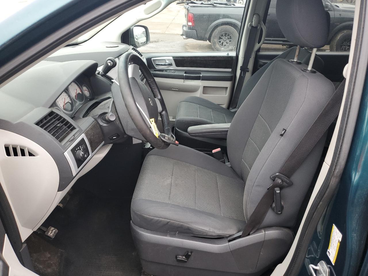 2009 Dodge Caravan - Image 7