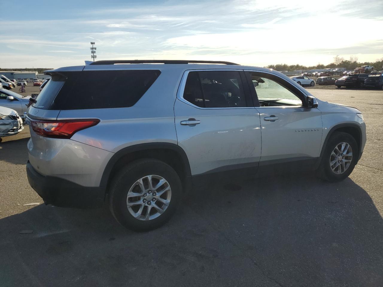 2019 Chevrolet Traverse - Image 3
