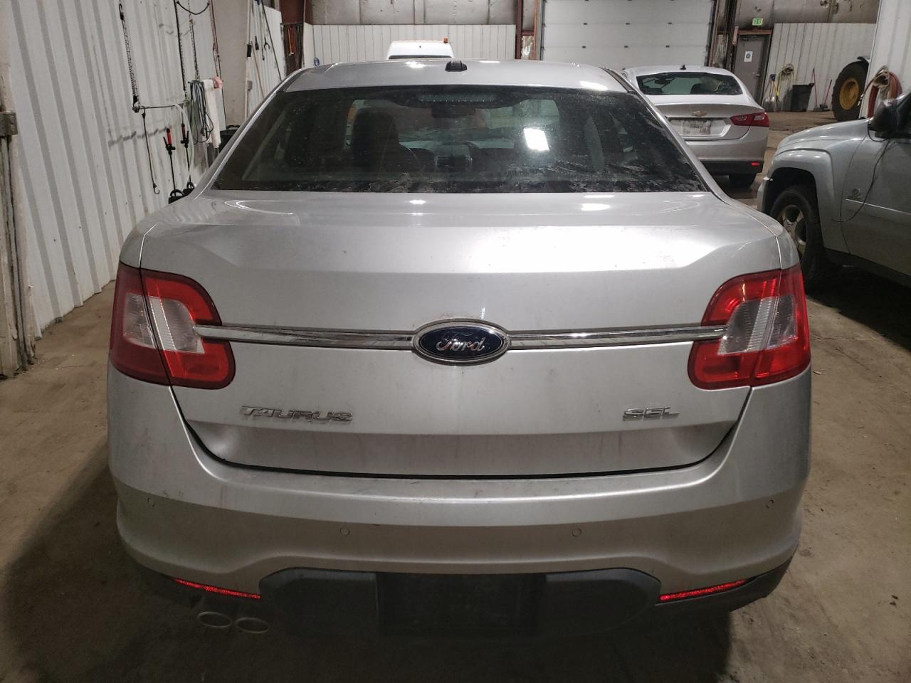 2010 Ford Taurus - Image 6