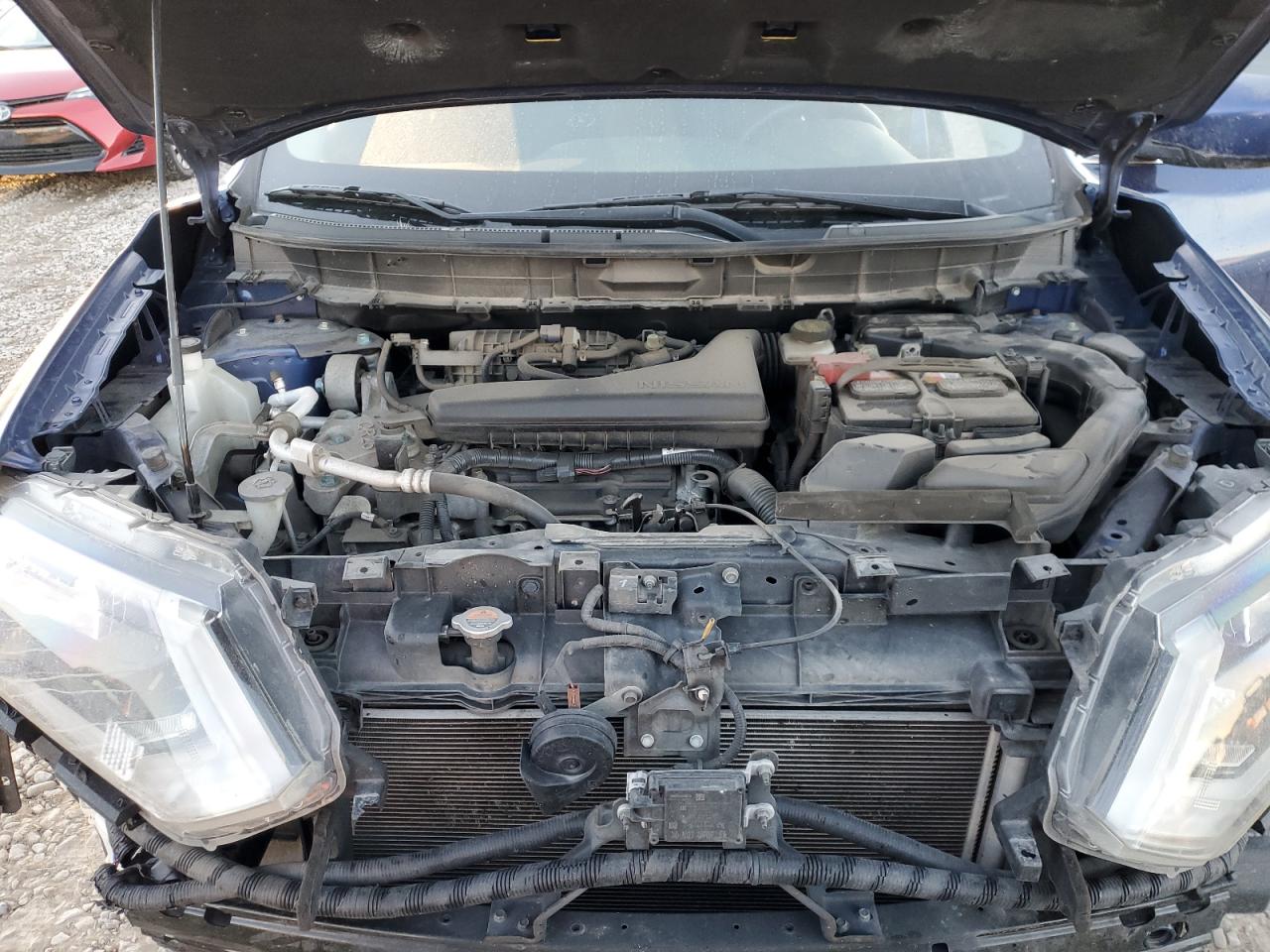 2018 Nissan Rogue - Image 11