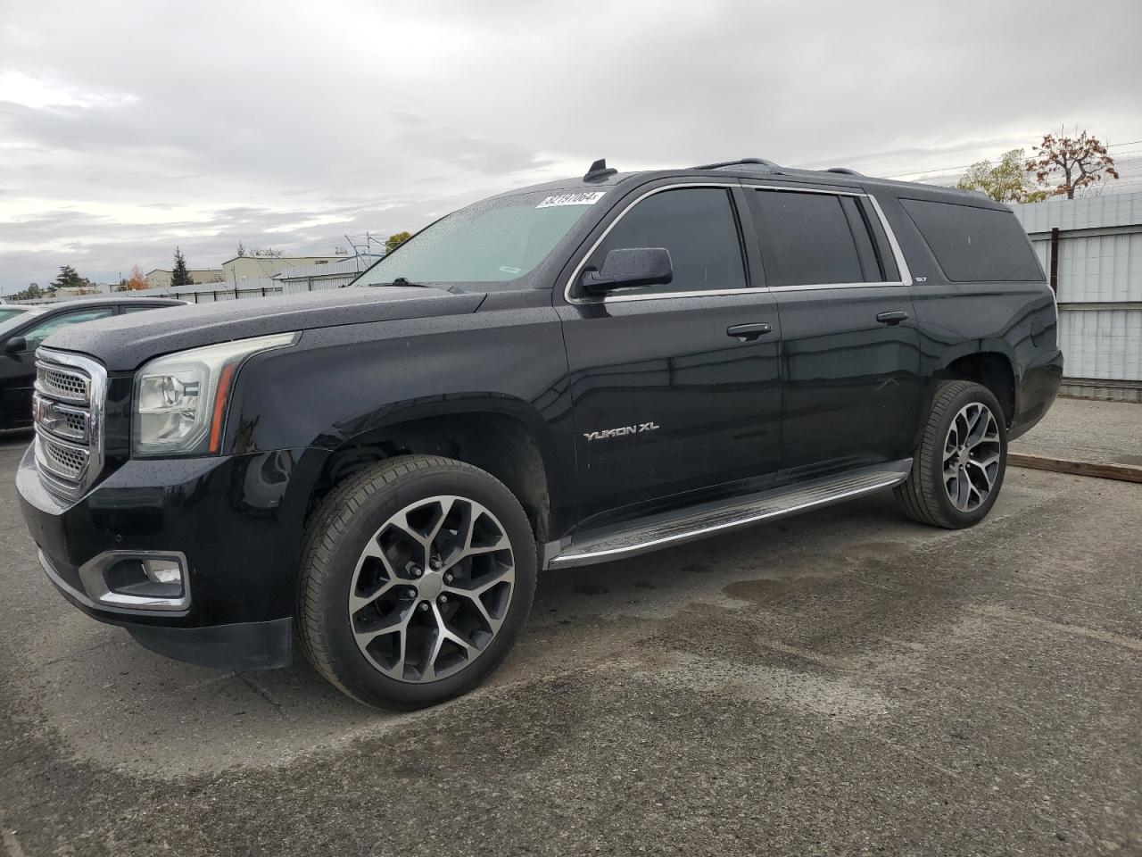 VIN 1GKS2HKC2FR521299 2015 GMC YUKON no.1