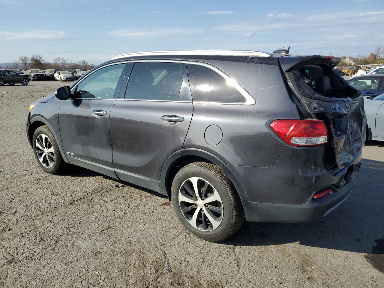 VIN 5XYPHDA58JG386185 2018 KIA SORENTO no.2