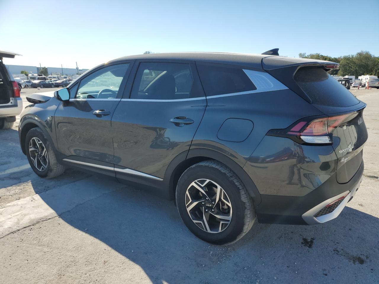 2023 Kia Sportage - Image 2