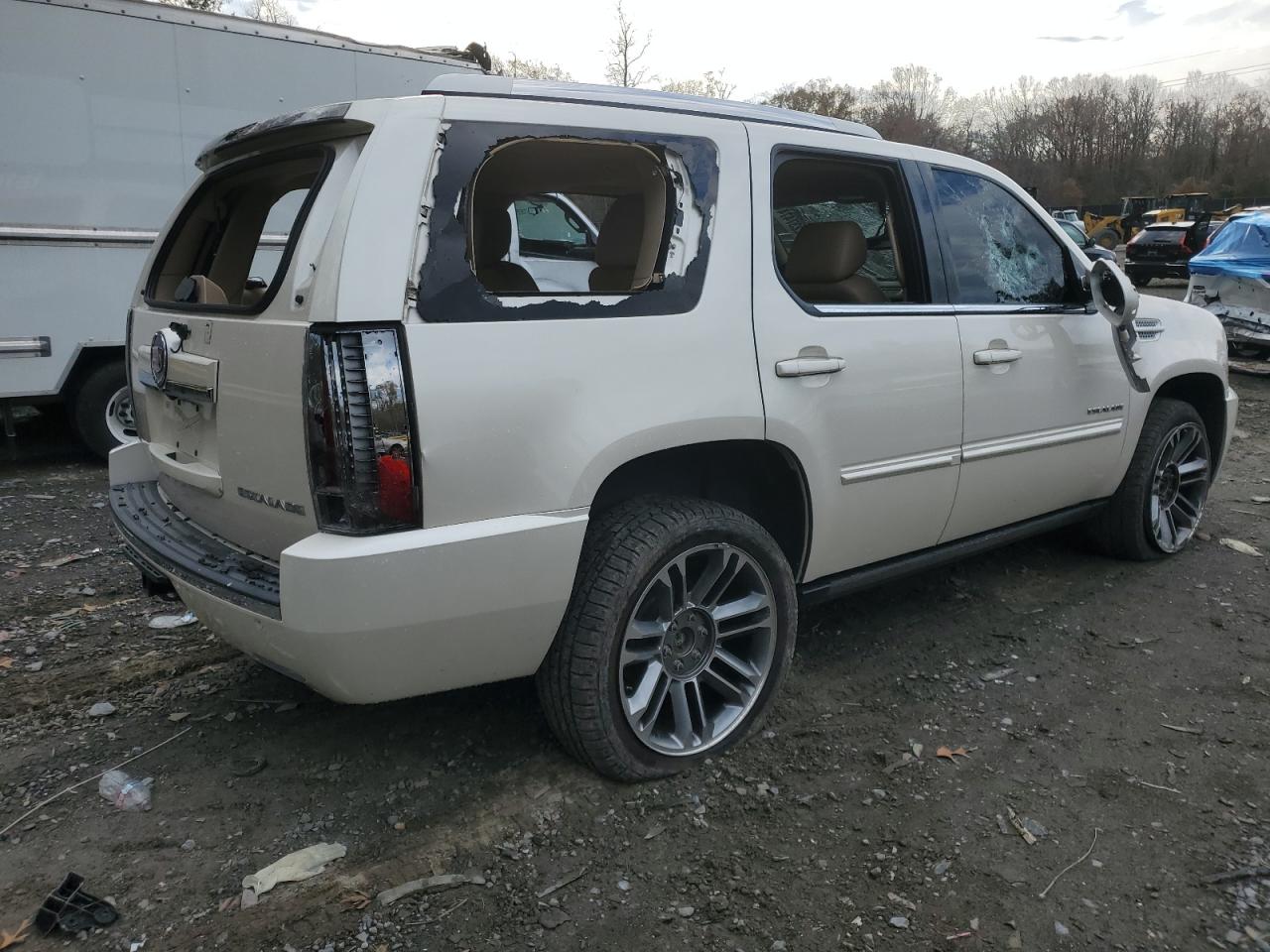 2013 Cadillac Escalade - Image 3