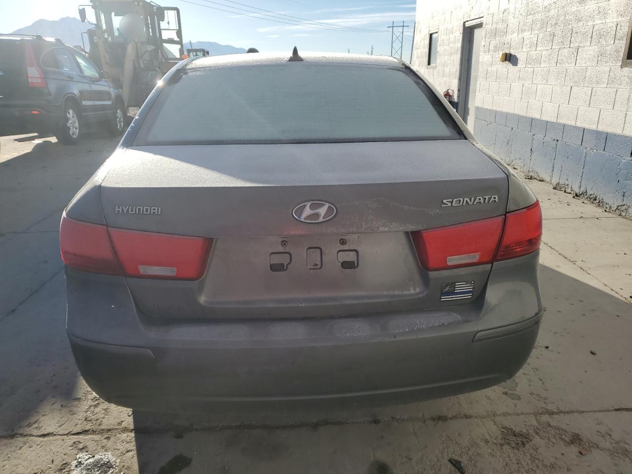 2010 Hyundai Sonata - Image 6