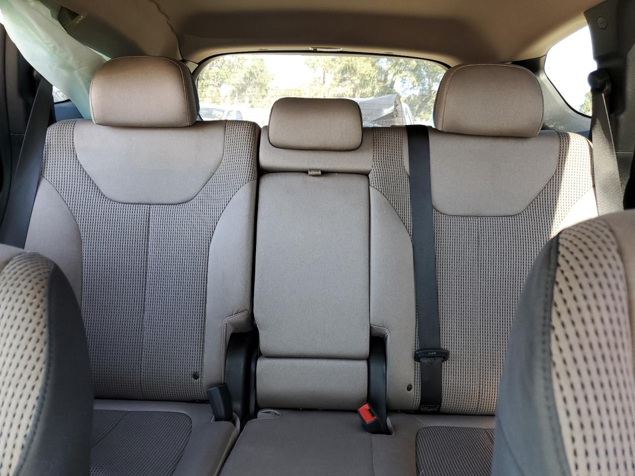 2019 Hyundai Santa Fe - Image 10