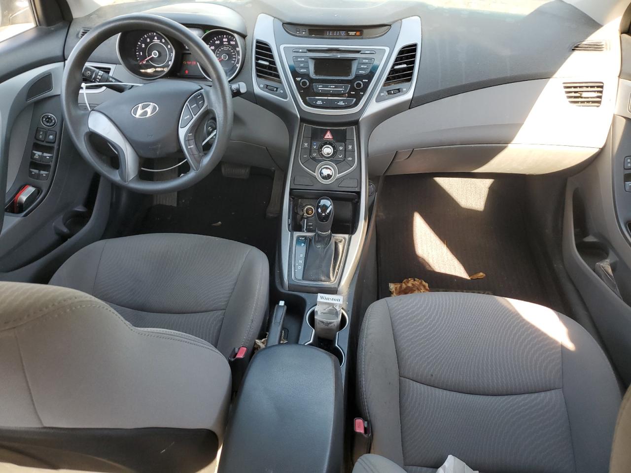2016 Hyundai Elantra - Image 8