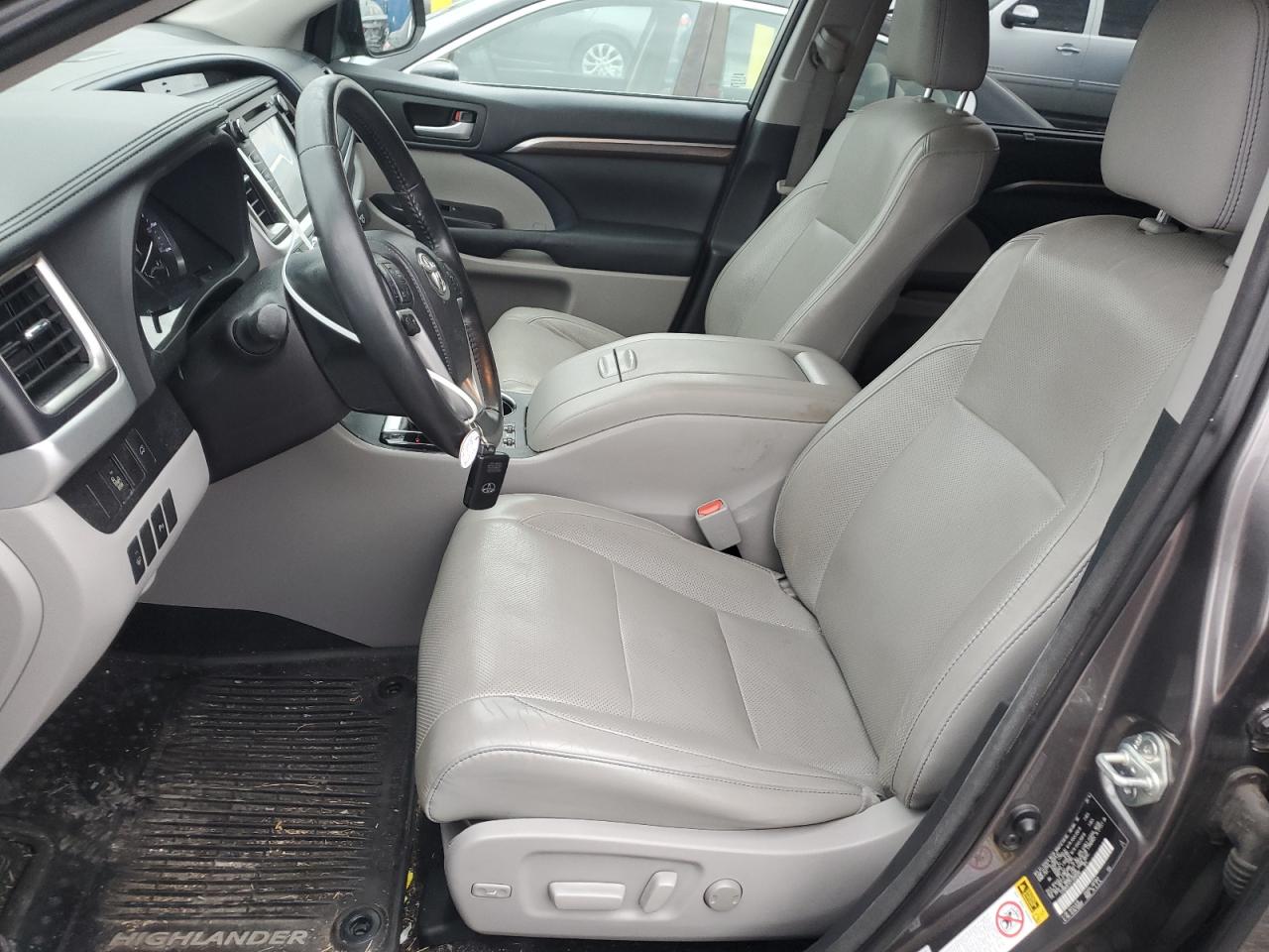 2015 Toyota Highlander - Image 7