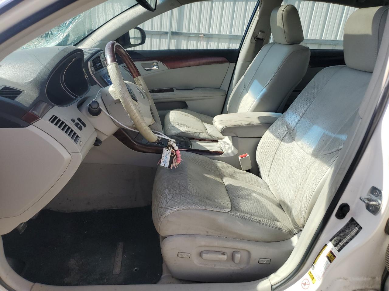 2011 Toyota Avalon - Image 7
