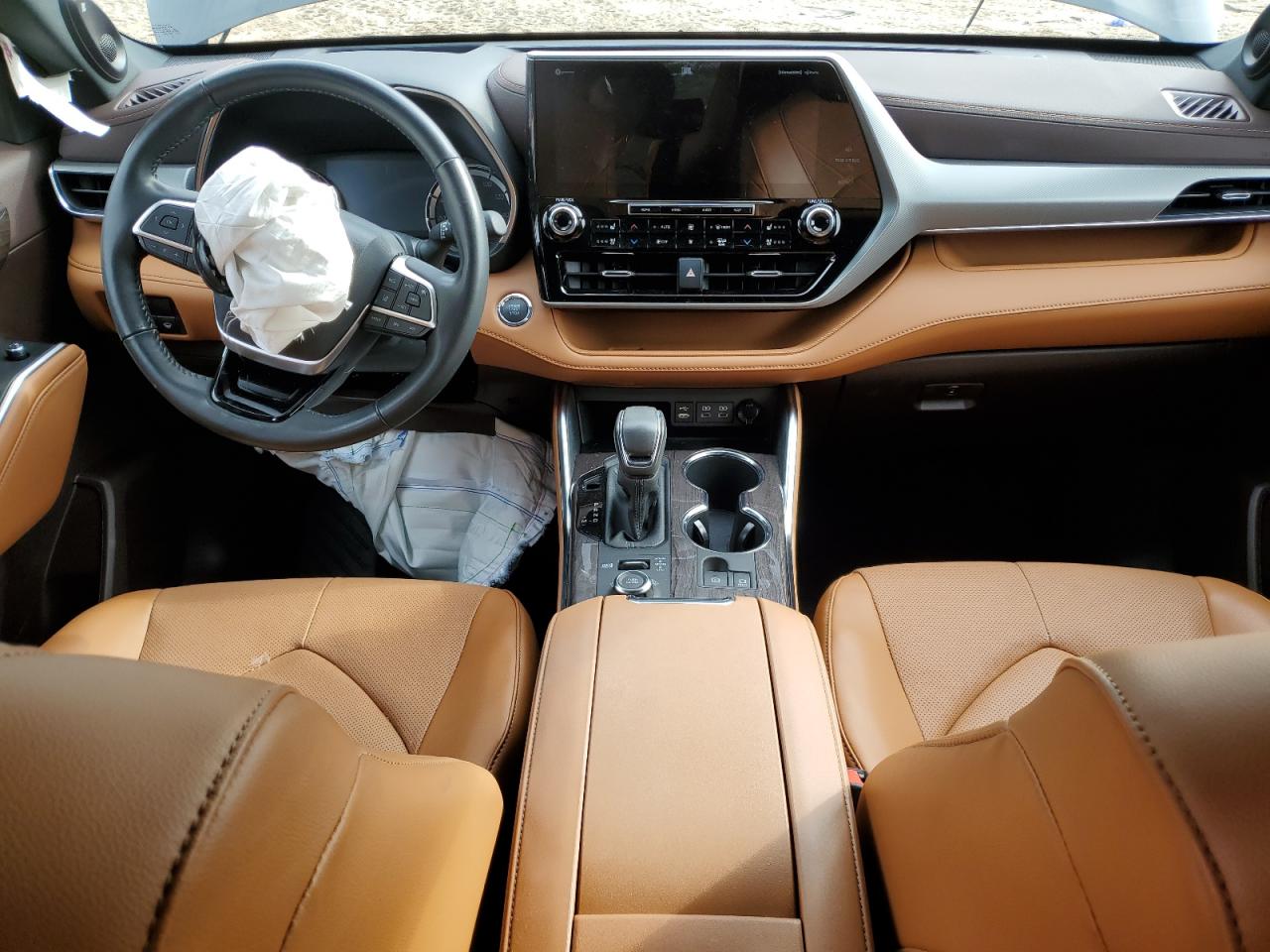 2022 Toyota Highlander - Image 8